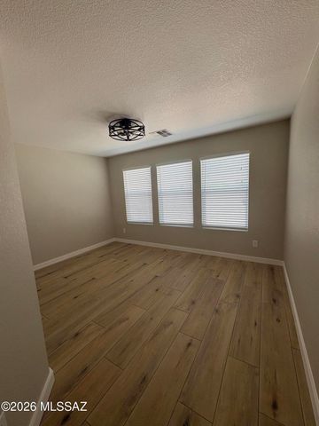 10552 S Sunshower Way, Vail, AZ 85641