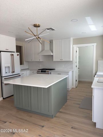 10552 S Sunshower Way, Vail, AZ 85641