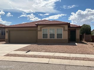 10552 S Sunshower Way, Vail, AZ 85641