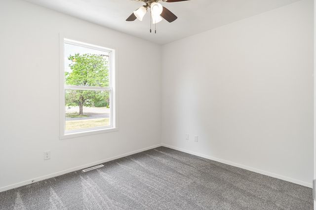 8738 Victory Lane, Machesney Park, IL 61115