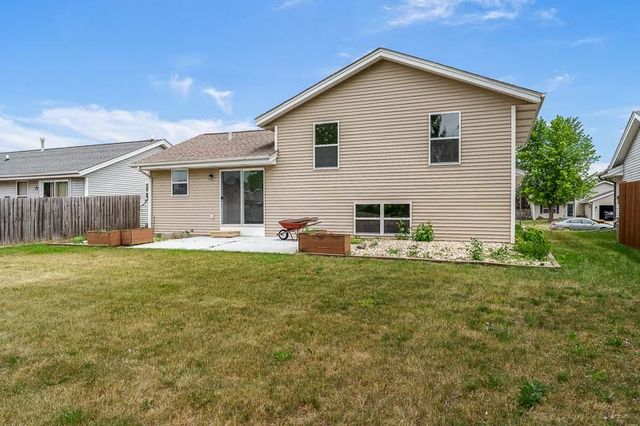8738 Victory Lane, Machesney Park, IL 61115