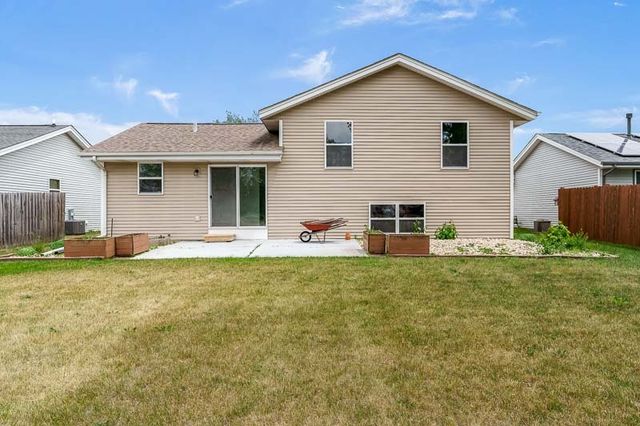 8738 Victory Lane, Machesney Park, IL 61115