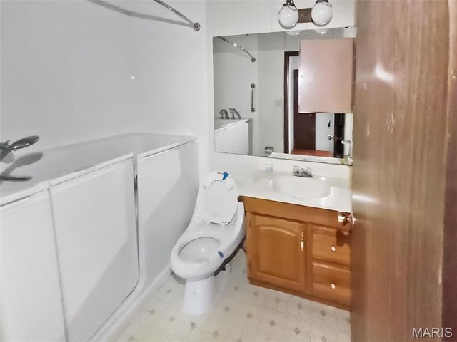 2340 Glenrich Drive, St Louis, MO 63129