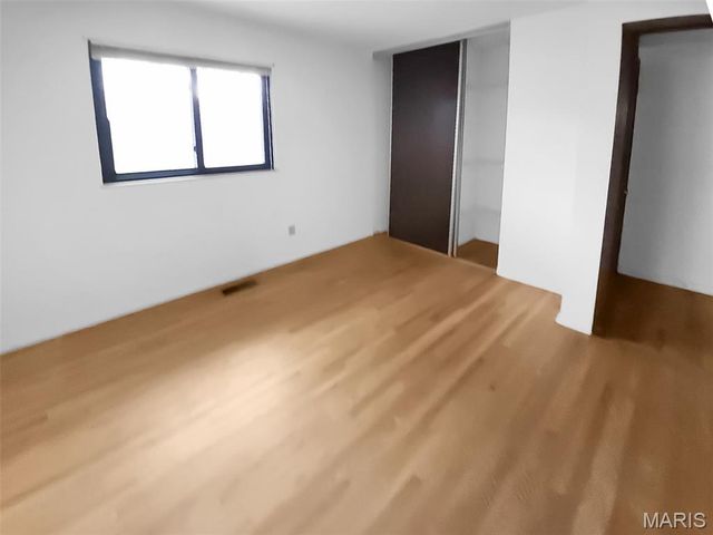 2340 Glenrich Drive, St Louis, MO 63129