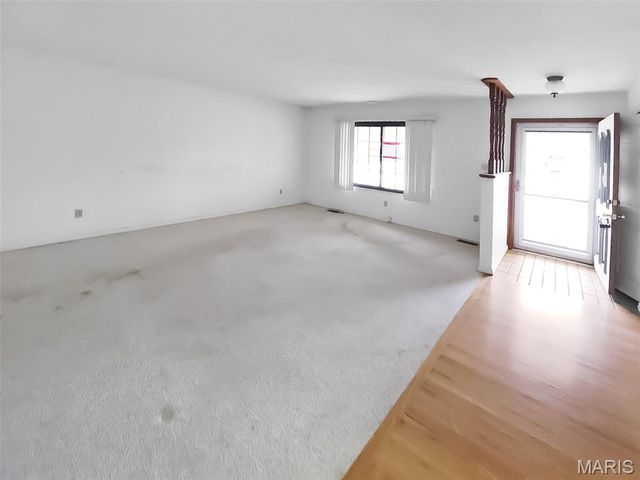 2340 Glenrich Drive, St Louis, MO 63129