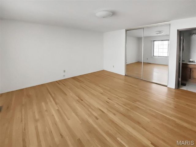 2340 Glenrich Drive, St Louis, MO 63129