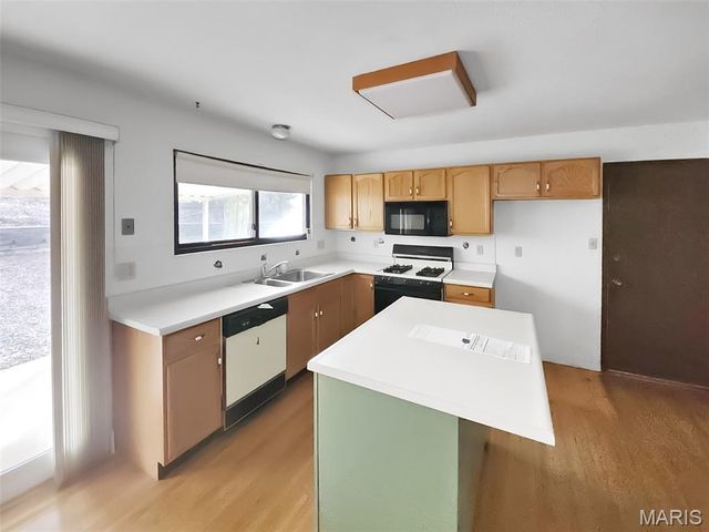 2340 Glenrich Drive, St Louis, MO 63129