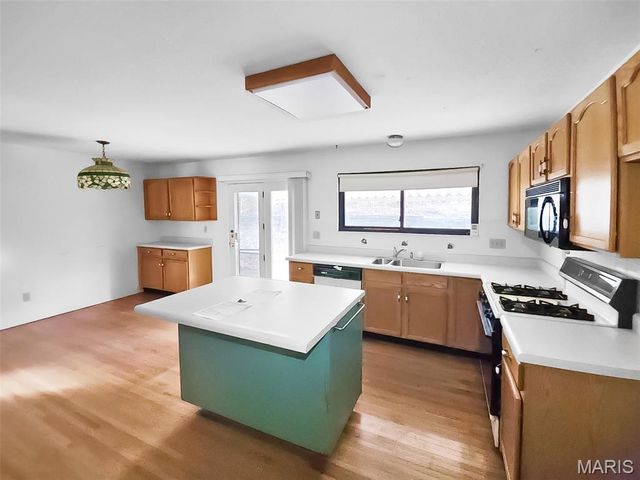 2340 Glenrich Drive, St Louis, MO 63129