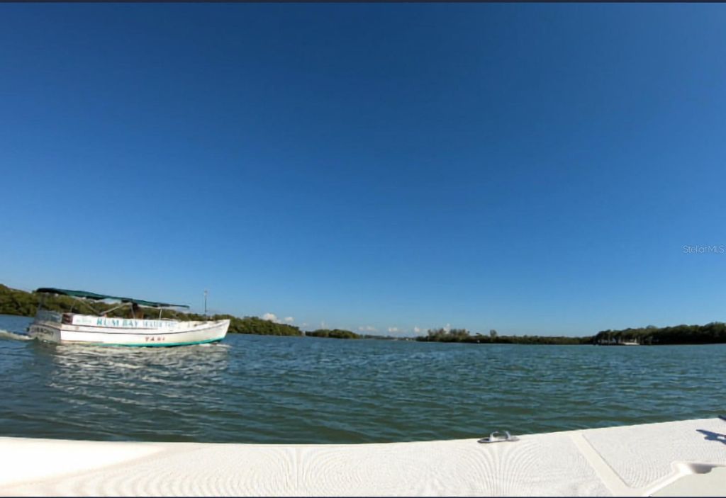 Image 11 of property listing at 10049 HEL-LEW COURT, Placida, FL 33946