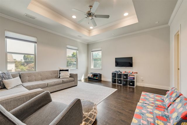 5459 Richmond Avenue, Dallas, TX 75206