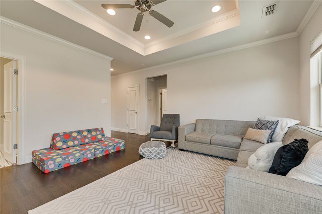 5459 Richmond Avenue, Dallas, TX 75206