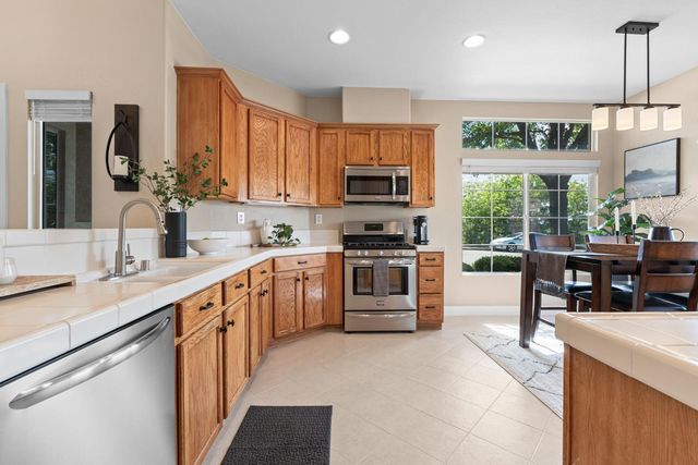 1841 Ardfern Way, Folsom, CA 95630