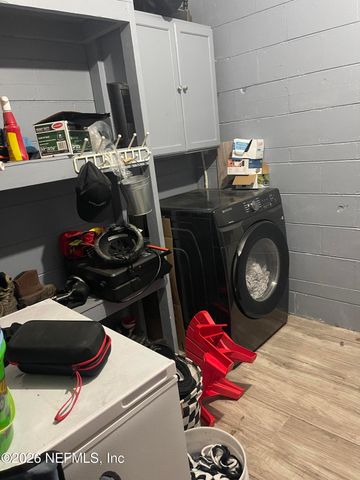 2112 DEAN Road, Jacksonville, FL 32216