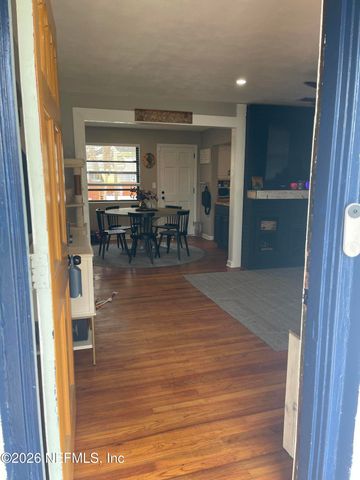 2112 DEAN Road, Jacksonville, FL 32216