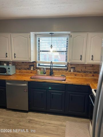 2112 DEAN Road, Jacksonville, FL 32216