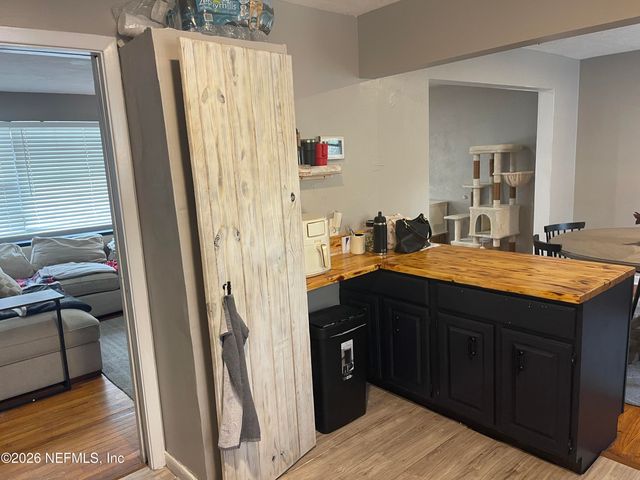 2112 DEAN Road, Jacksonville, FL 32216