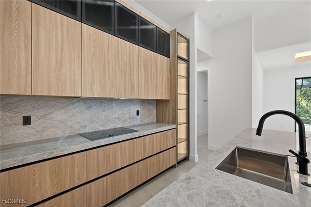 13 NW 35th PL, Cape Coral, FL 33993