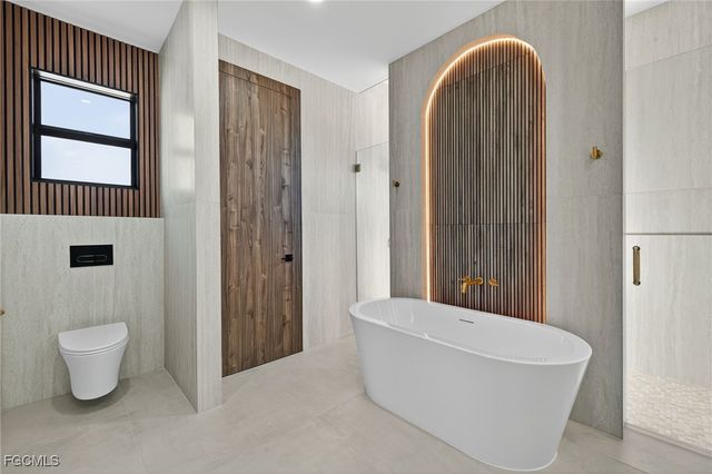 13 NW 35th PL, Cape Coral, FL 33993