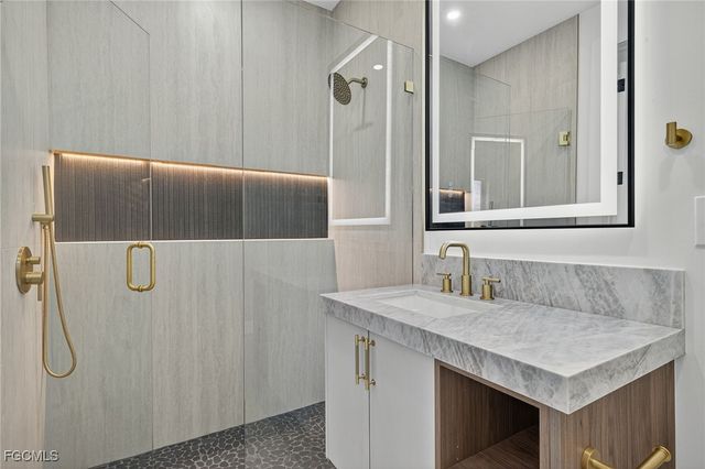 13 NW 35th PL, Cape Coral, FL 33993