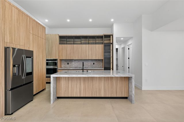 13 NW 35th PL, Cape Coral, FL 33993