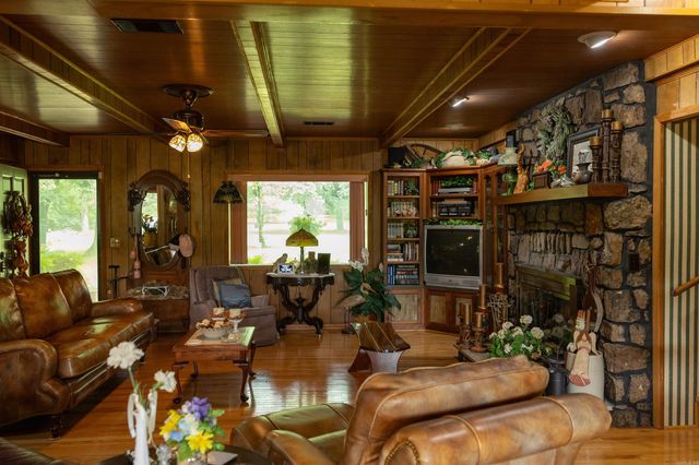 100 Rainbow Loop, Heber Springs, AR 72543