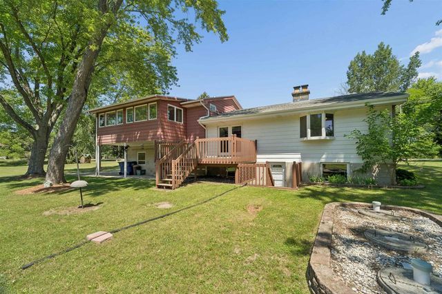 2241 WALLACE LAKE ROAD, West Bend, WI 53090