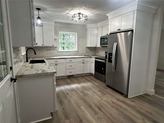 107 Ledbetter Lane, Walhalla, SC 29691