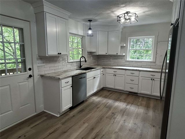 107 Ledbetter Lane, Walhalla, SC 29691