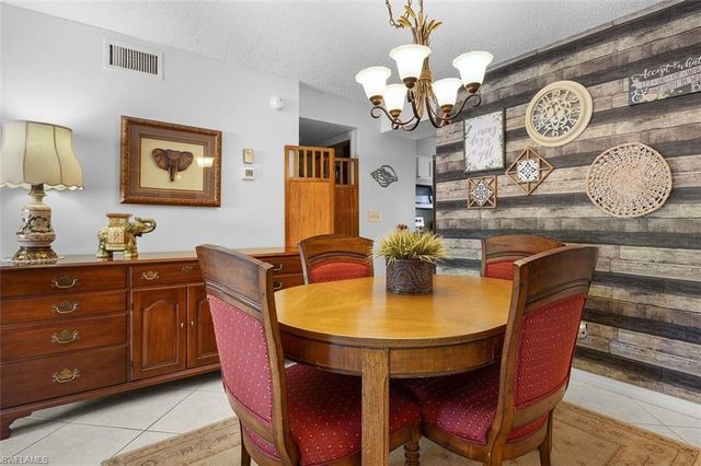 114 Cypress WAY E D3, Naples, FL 34110