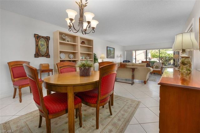 114 Cypress WAY E D3, Naples, FL 34110