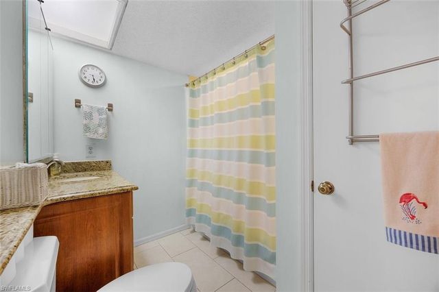 114 Cypress WAY E D3, Naples, FL 34110