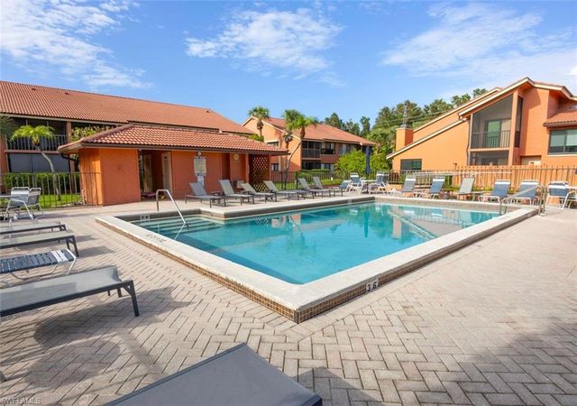 114 Cypress WAY E D3, Naples, FL 34110