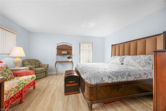 114 Cypress WAY E D3, Naples, FL 34110