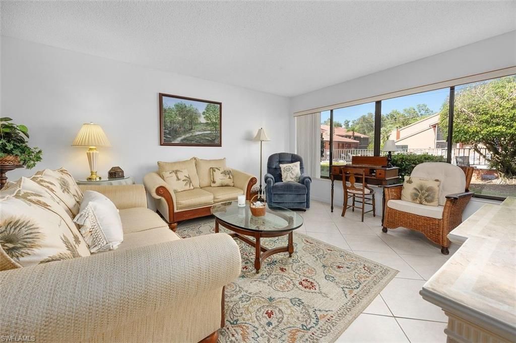114 Cypress WAY E D3, Naples, FL 34110