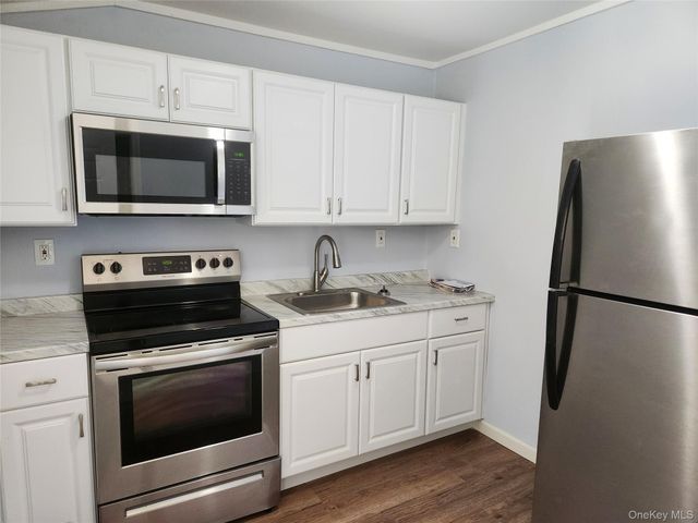 548 Taylor Avenue, East Patchogue, NY 11772
