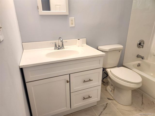 548 Taylor Avenue, East Patchogue, NY 11772