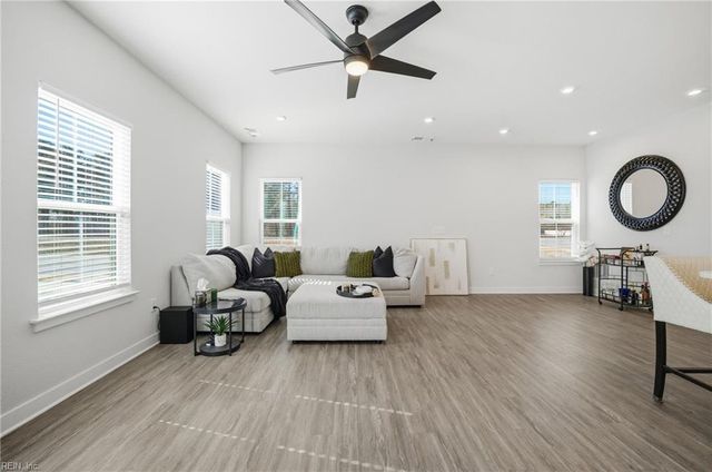 557 Bright Red RN, Chesapeake, VA 23323