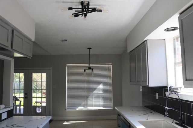 4018 Easy Street, Dickinson, TX 77539