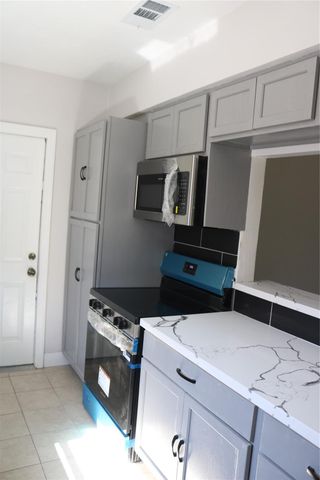 4018 Easy Street, Dickinson, TX 77539