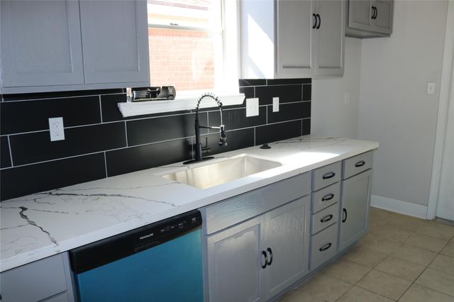 4018 Easy Street, Dickinson, TX 77539