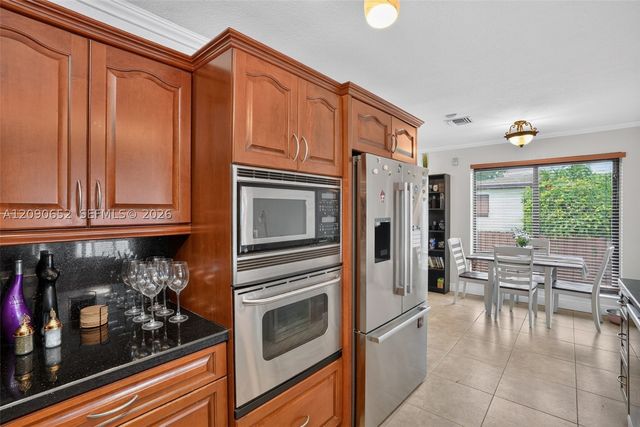 7911 SW 18th Ter, Miami, FL 33155