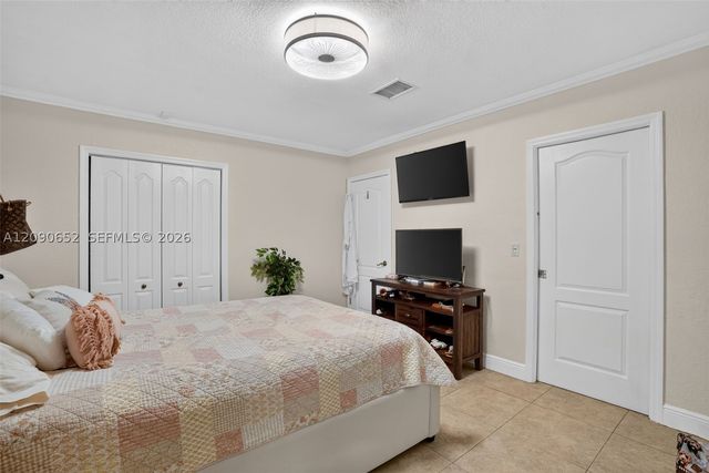 7911 SW 18th Ter, Miami, FL 33155