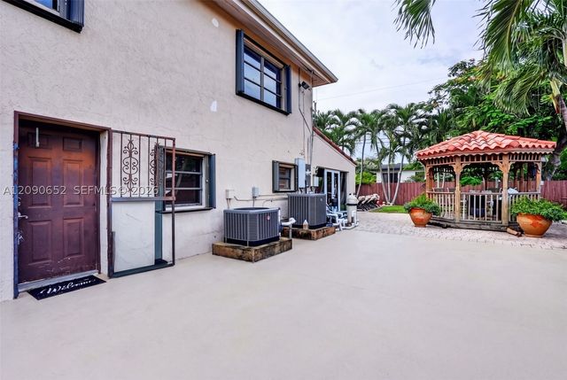 7911 SW 18th Ter, Miami, FL 33155