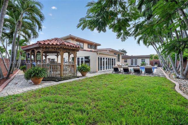 7911 SW 18th Ter, Miami, FL 33155
