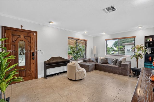 7911 SW 18th Ter, Miami, FL 33155