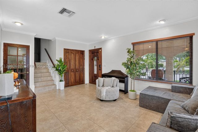 7911 SW 18th Ter, Miami, FL 33155