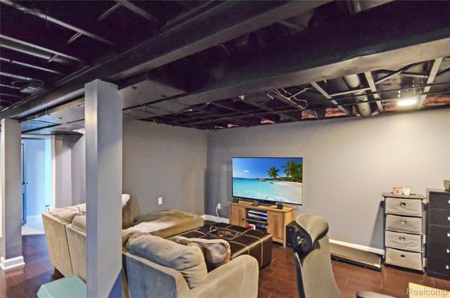 9015 Headley Drive, Sterling Heights, MI 48314