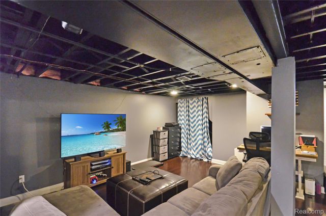 9015 Headley Drive, Sterling Heights, MI 48314