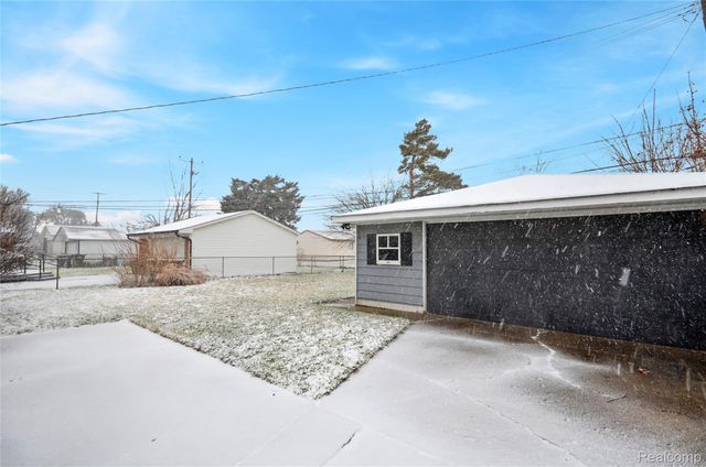 9015 Headley Drive, Sterling Heights, MI 48314