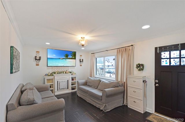 9015 Headley Drive, Sterling Heights, MI 48314